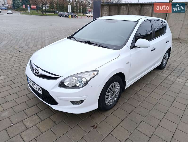 Хэтчбек Hyundai i30 2010 в Черкассах