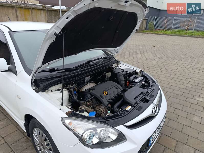 Хэтчбек Hyundai i30 2010 в Черкассах