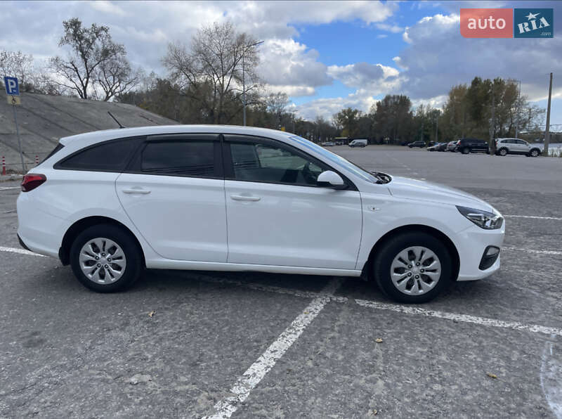 Универсал Hyundai i30 2020 в Киеве фото 2 Универсал Hyundai i30 2020 в Киеве