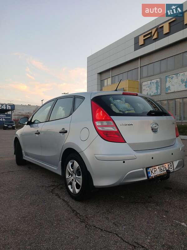 Хэтчбек Hyundai i30 2011 в Запорожье