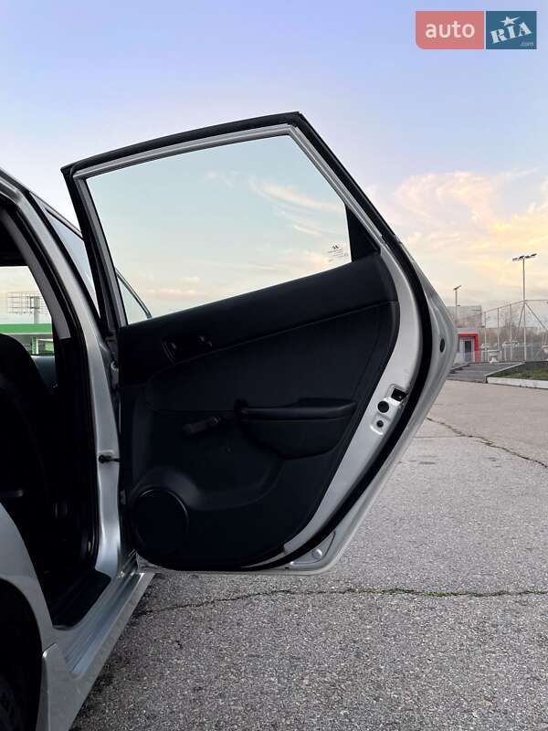 Хэтчбек Hyundai i30 2011 в Запорожье