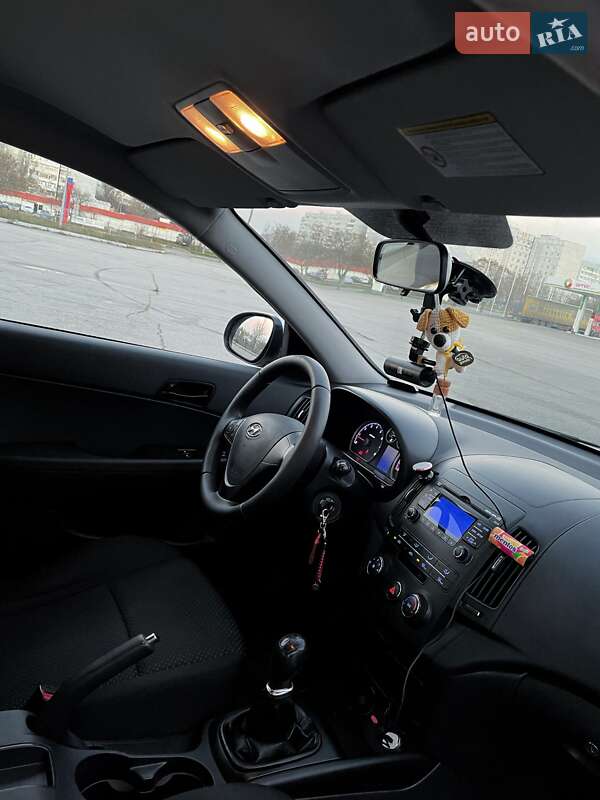 Хэтчбек Hyundai i30 2011 в Запорожье