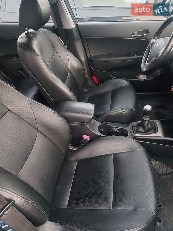 Хэтчбек Hyundai i30 2007 в Киеве