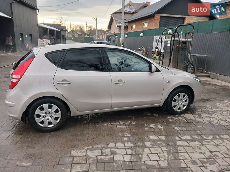 Хэтчбек Hyundai i30 2007 в Ивано-Франковске