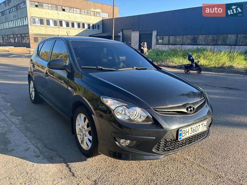 Хетчбек Hyundai i30 2010 в Кривому Розі