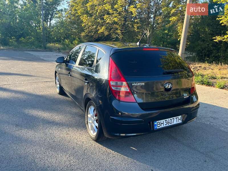 Хетчбек Hyundai i30 2010 в Кривому Розі