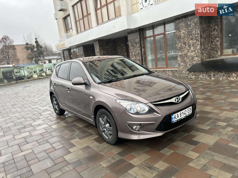 Хэтчбек Hyundai i30 2012 в Черкассах