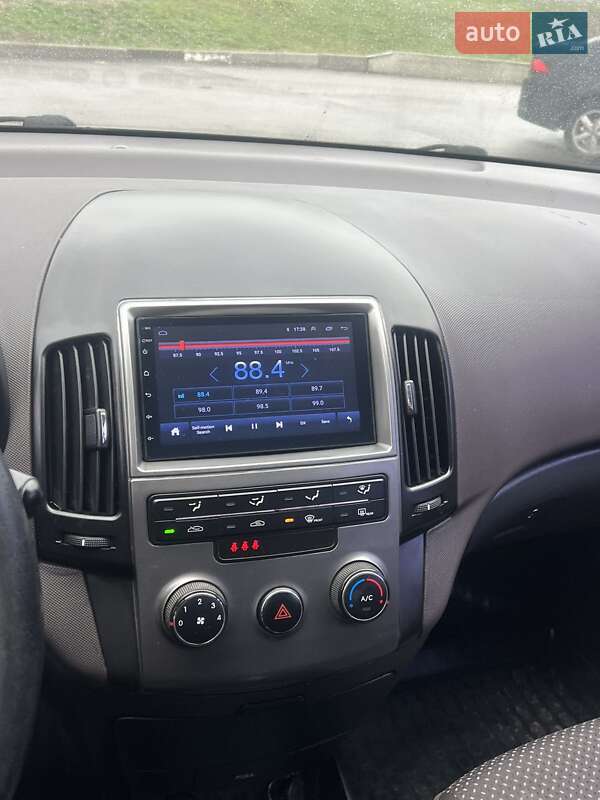 Хэтчбек Hyundai i30 2011 в Белогородке фото 19 Хэтчбек Hyundai i30 2011 в Белогородке