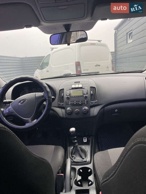 Хэтчбек Hyundai i30 2008 в Вольногорске фото 12 Хэтчбек Hyundai i30 2008 в Вольногорске