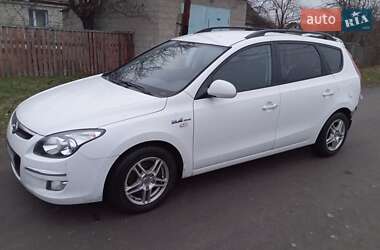 Универсал Hyundai i30 2010 в Житомире