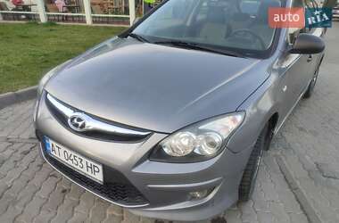 Хэтчбек Hyundai i30 2011 в Надворной