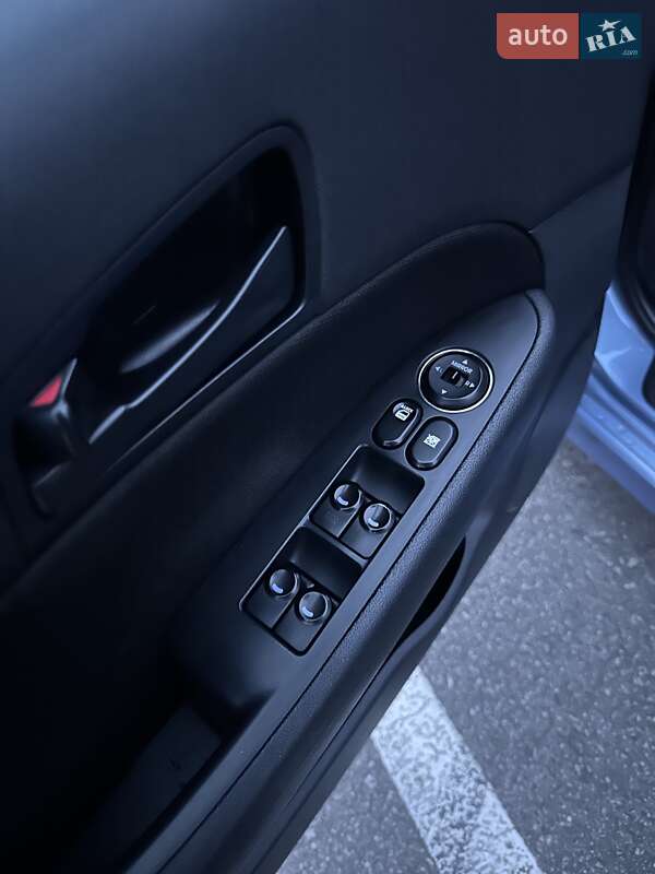 Хетчбек Hyundai i30 2011 в Києві фото 12 Хетчбек Hyundai i30 2011 в Києві