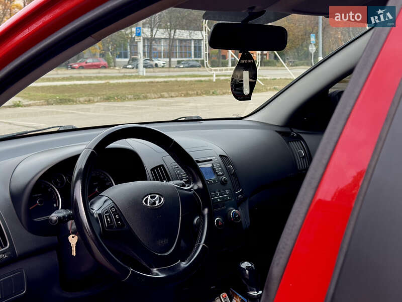 Универсал Hyundai i30 2011 в Запорожье фото 12 Универсал Hyundai i30 2011 в Запорожье