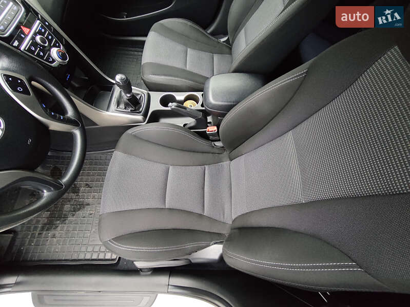 Хетчбек Hyundai i30 2013 в Києві
