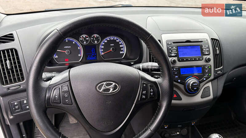 Хетчбек Hyundai i30 2011 в Прилуках