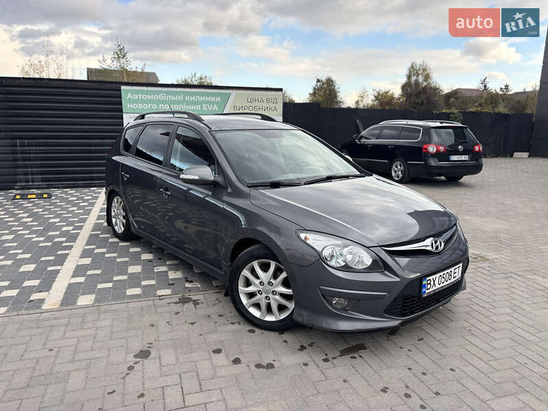 Універсал Hyundai i30 2011 в Шепетівці