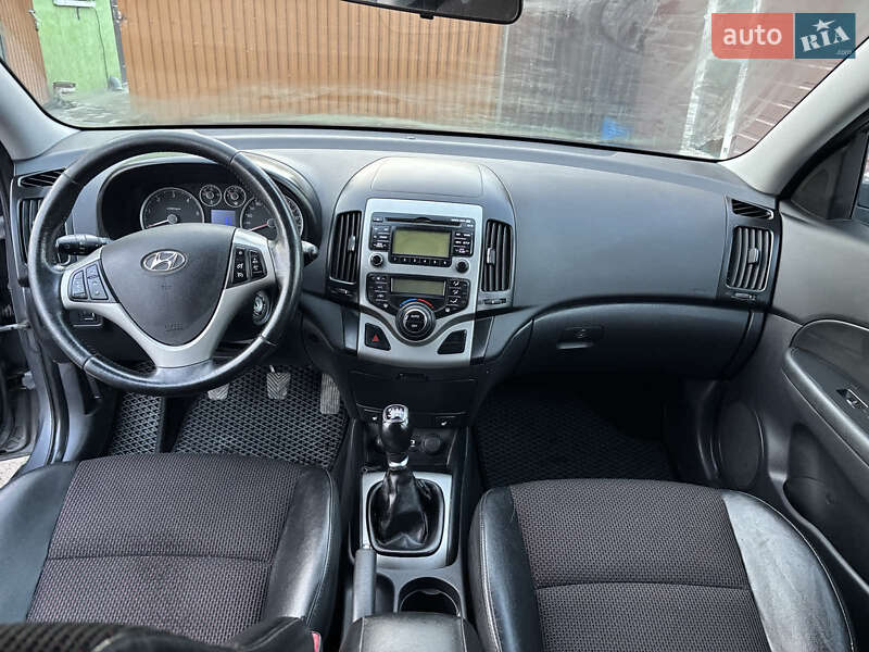 Універсал Hyundai i30 2011 в Шепетівці