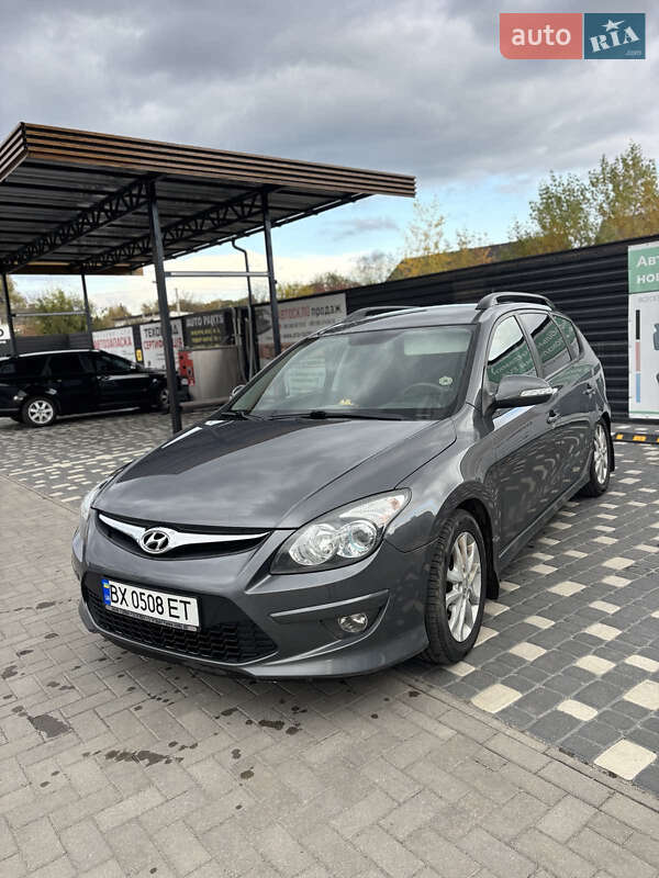 Універсал Hyundai i30 2011 в Шепетівці