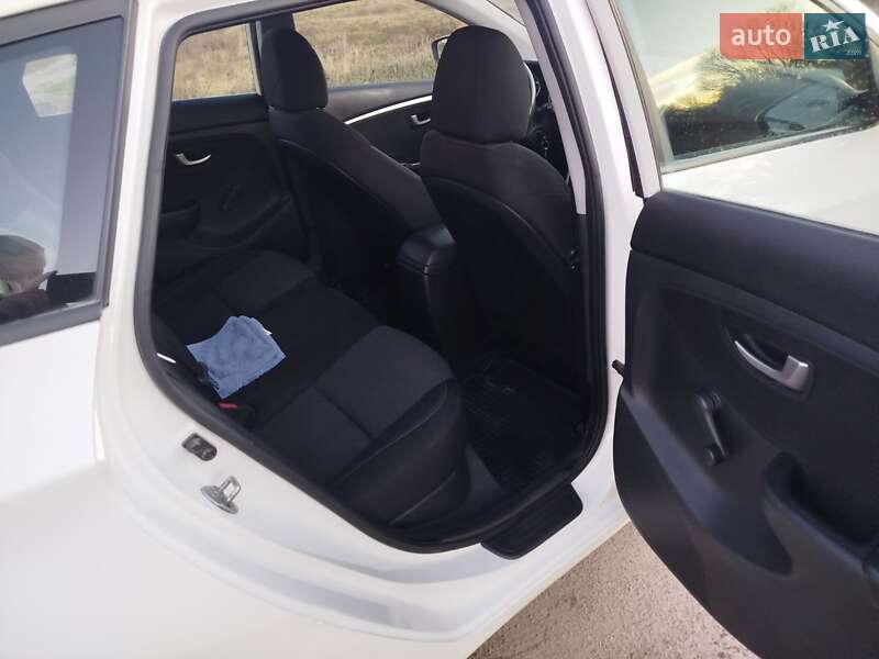 Универсал Hyundai i30 2013 в Виннице