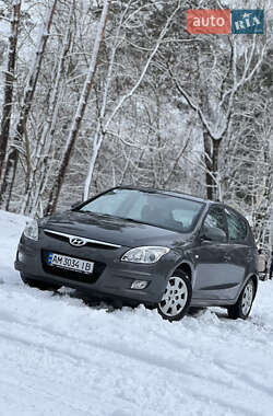 Хэтчбек Hyundai i30 2008 в Житомире
