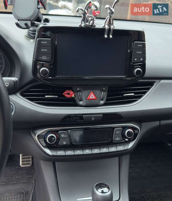 Фастбэк Hyundai i30 2019 в Тараще