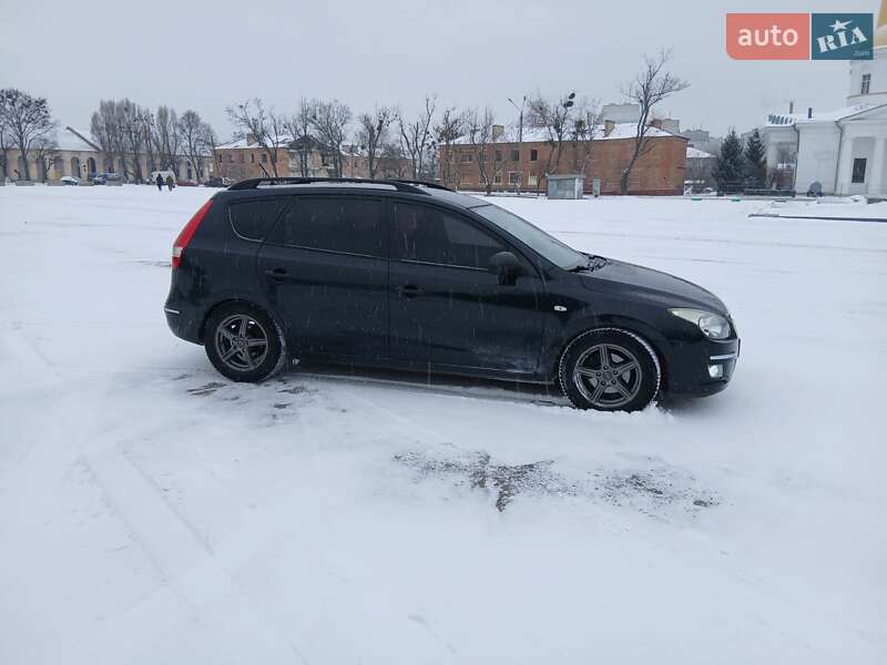 Универсал Hyundai i30 2009 в Чугуеве фото 5 Универсал Hyundai i30 2009 в Чугуеве