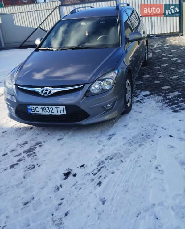 Хэтчбек Hyundai i30 2011 в Самборе
