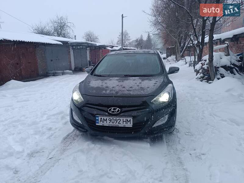 Хэтчбек Hyundai i30 2012 в Коростене