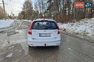 Универсал Hyundai i30 2008 в Новояворовске