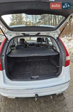 Универсал Hyundai i30 2008 в Новояворовске