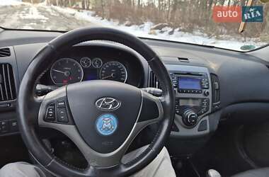 Универсал Hyundai i30 2008 в Новояворовске