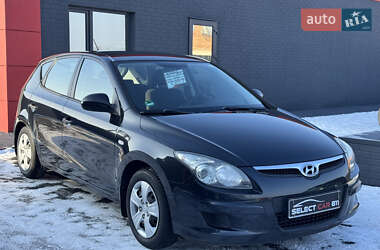 Универсал Hyundai i30 2010 в Малой Виске