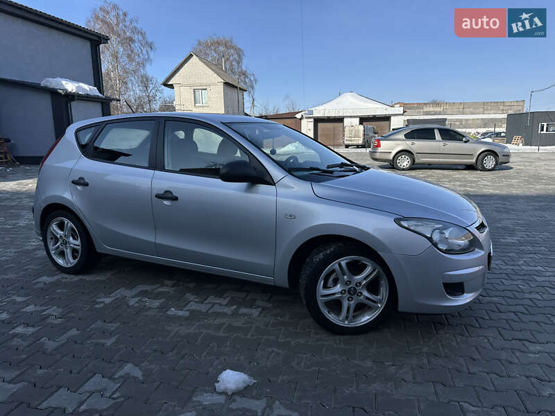 Хэтчбек Hyundai i30 2009 в Нежине