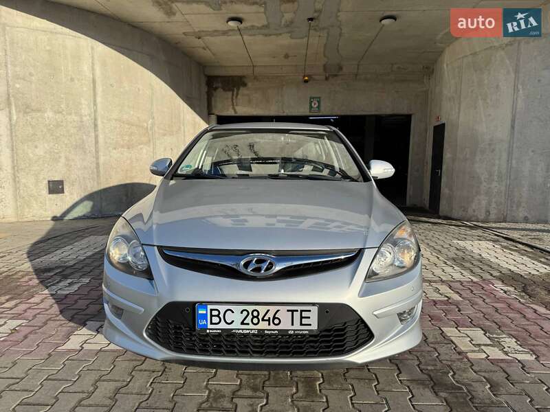 Хэтчбек Hyundai i30 2010 в Львове
