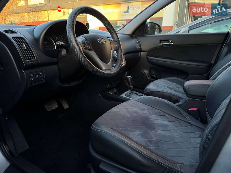 Хэтчбек Hyundai i30 2010 в Львове