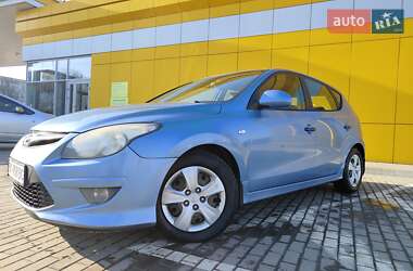 Хэтчбек Hyundai i30 2011 в Ровно