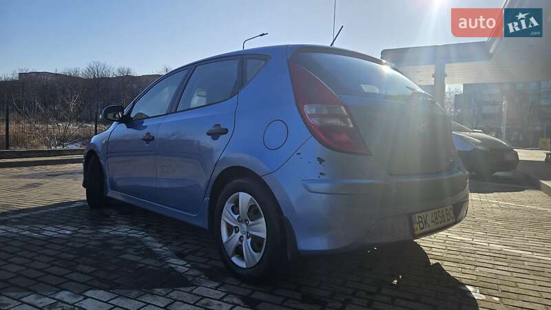 Хэтчбек Hyundai i30 2011 в Ровно