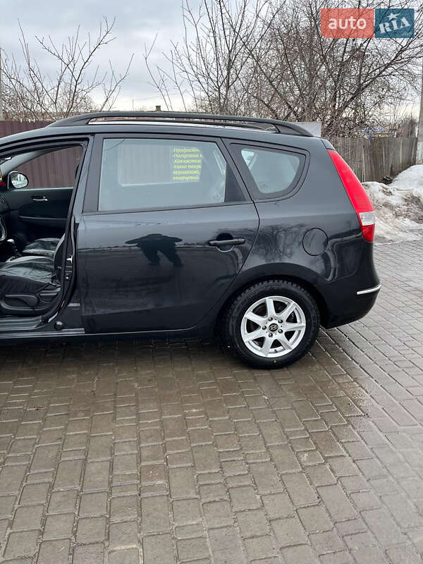 Универсал Hyundai i30 2008 в Крыжополе