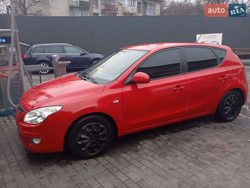 Хетчбек Hyundai i30 2007 в Дніпрі