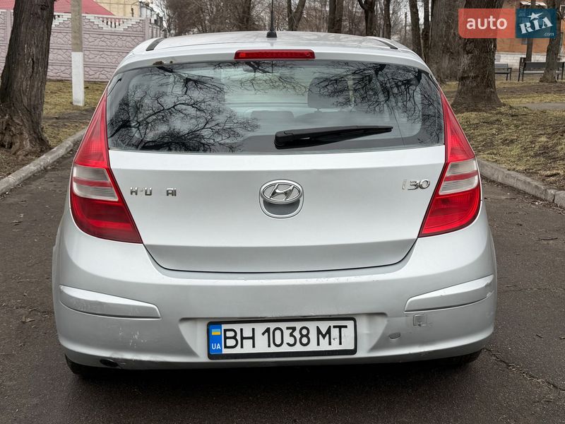Хэтчбек Hyundai i30 2007 в Каменском