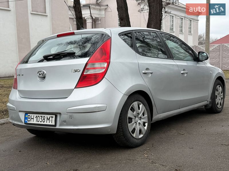 Хэтчбек Hyundai i30 2007 в Каменском