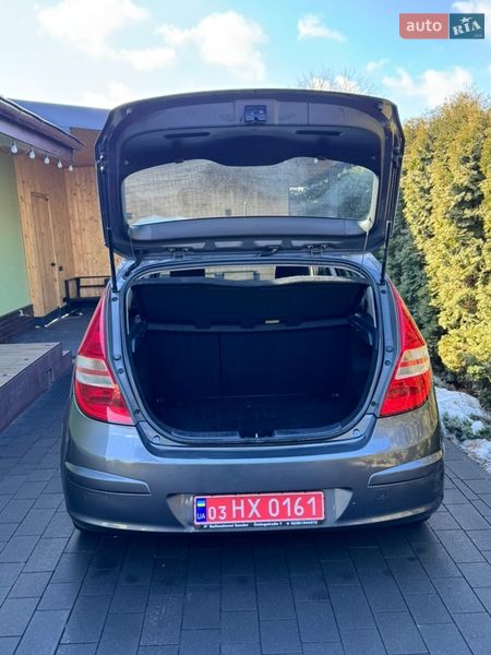 Хэтчбек Hyundai i30 2009 в Дубно