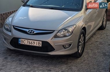 Хэтчбек Hyundai i30 2011 в Львове