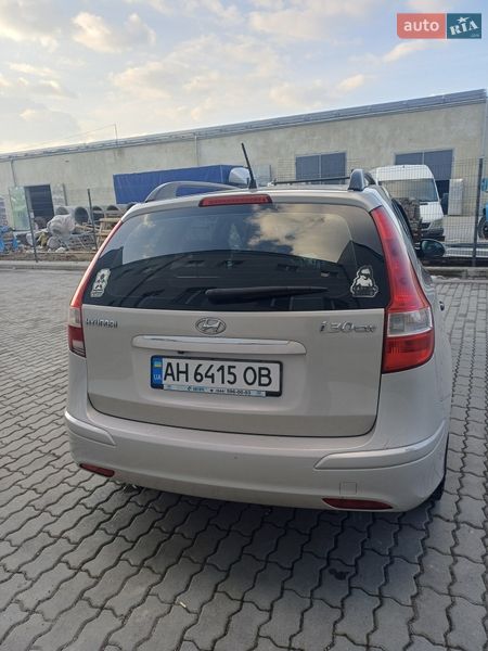 Универсал Hyundai i30 2010 в Бориславе