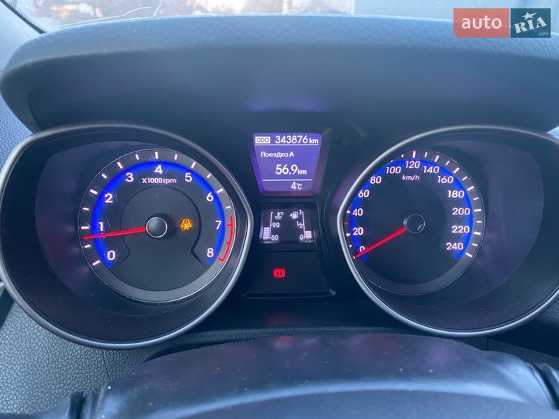 Универсал Hyundai i30 2013 в Днепре