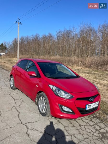 Хэтчбек Hyundai i30 2013 в Емильчине