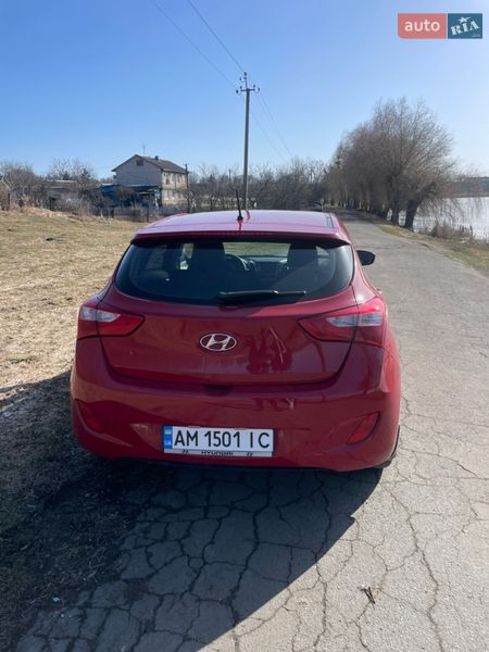 Хэтчбек Hyundai i30 2013 в Емильчине
