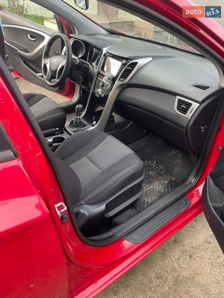 Хэтчбек Hyundai i30 2013 в Емильчине