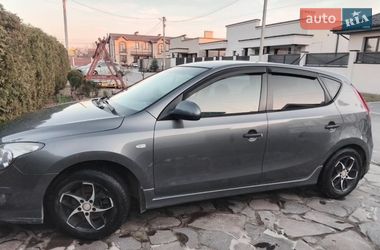 Хетчбек Hyundai i30 2010 в Ужгороді