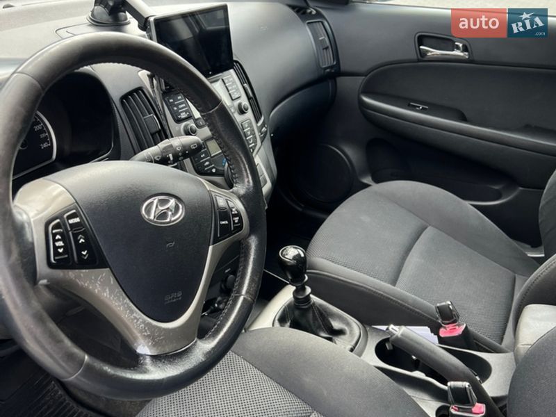 Универсал Hyundai i30 2008 в Дубно